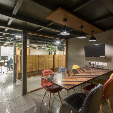 JigsThanki1987's tweet photo. Feel Free visit an #ITFirm - @letsnurture at #ganeshmeridian, #Ahmedabad office.

[Beautiful #interiordesign by @SplayceS]

Take a look at #LetsNurture office #Architecture: 
https://t.co/Fl8a5D5TIH

Thank you @archlivein. https://t.co/0UUGzzHDC7