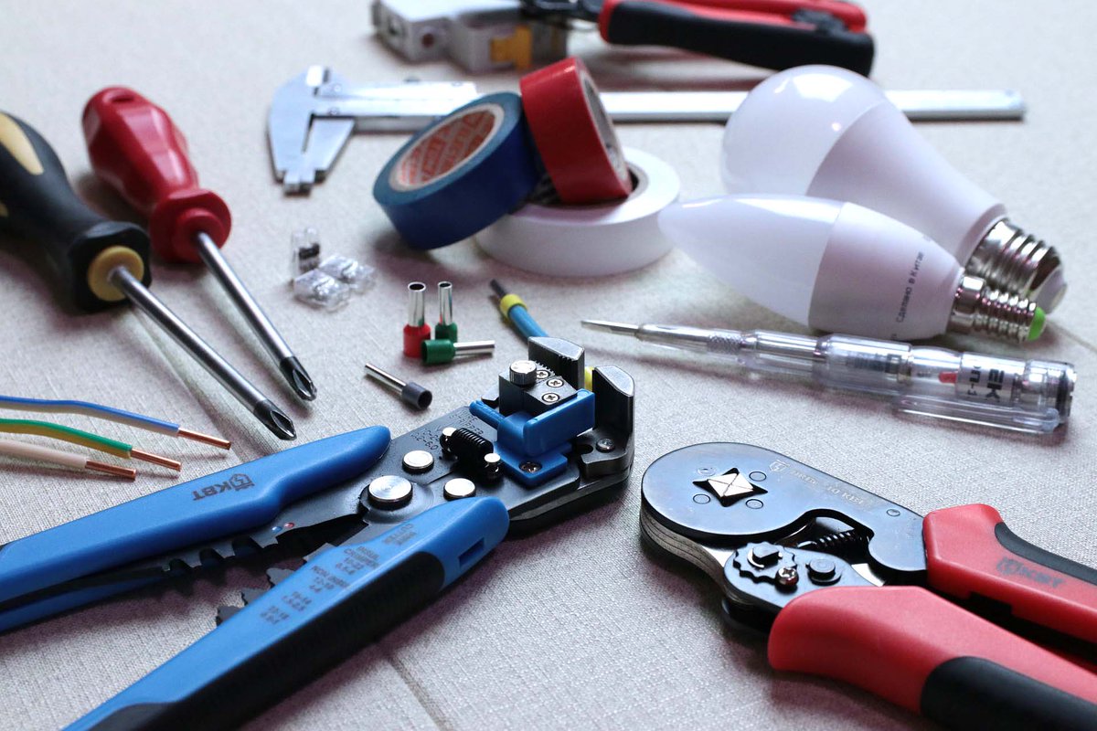 TheFixMyGroup's tweet photo. With a large team of experienced, fully trained electricians located throughout London and the South East, we will provide fast and effective solutions to all commercial and residential electrical issues. Simply visit https://t.co/14BWcDY4Dh or call us today on 020 3542 1756 https://t.co/zXdWdmh1Si