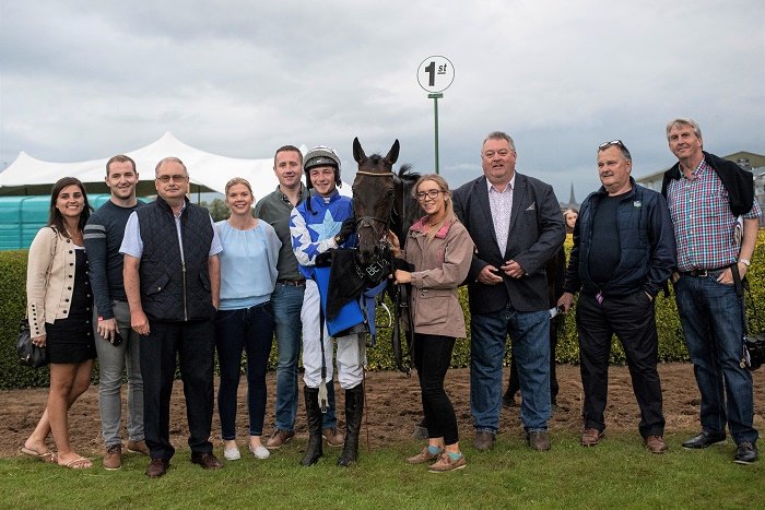 jeremysykes60's tweet photo. Robin De Carlow winner @BetVictor Novice Chase @KillarneyRaces for @SupremeHorseRac #PrincessRobin
Photo credits @GoRacing @patcashhealy https://t.co/sJ3oS2pV7b