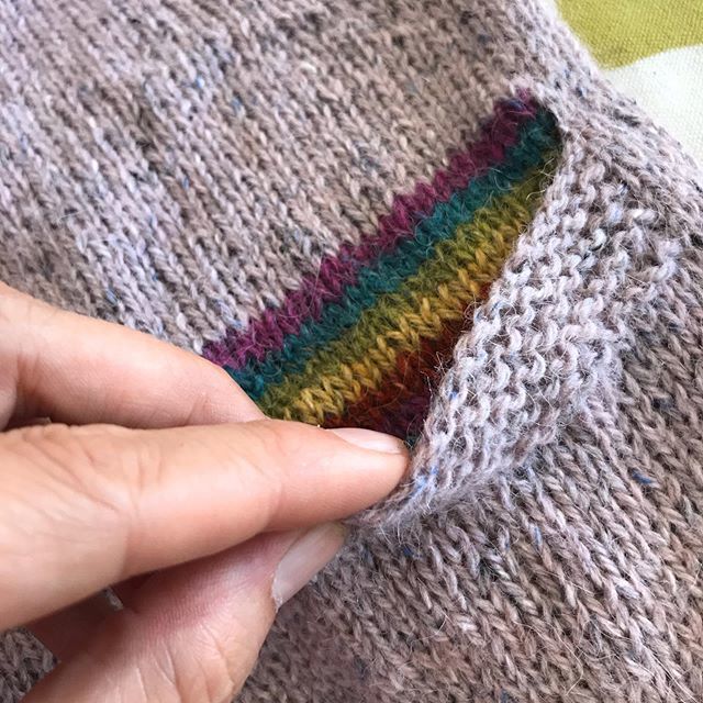 frogginette's tweet photo. I finally finished my #summerdresskal2019 project! Itβs heading for the bath for a good blocking but first, check out this peekaboo pocket! πππ
.
.
.
#frogginette #rainbowknitting #rowanfeltedtweed #knitting #knittersofinstagram #knittingaddict #knit⦠https://t.co/f356sS6tgL https://t.co/TMLsPLlmiK