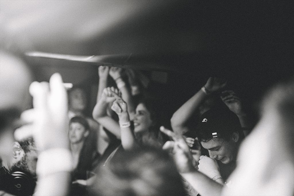 MusicSlashArt's tweet photo. The Friday Feeling is strong in this one. 
Ian Murphy, better known for his closing sets at Battle Of The Burger, that HWKR market vibe by the river, and pretty much anytime you're in need of some heavy dance floor shelling. https://t.co/3SPh8baAHX