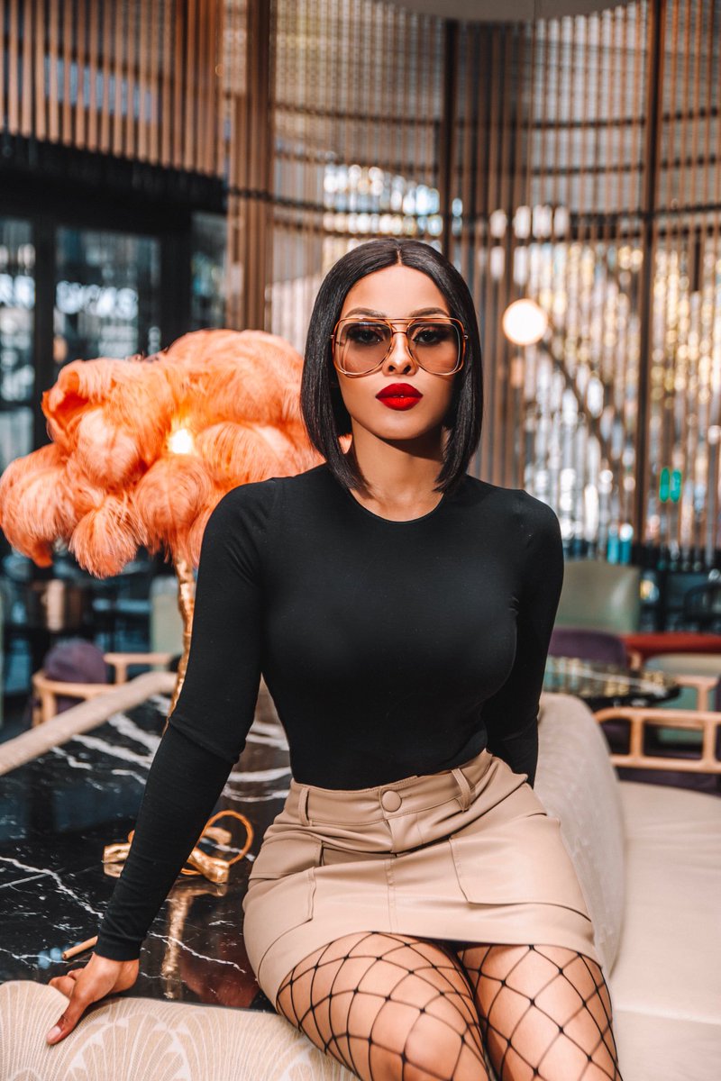 FRIKA_HAIR's tweet photo. It's Wednesday and best believe that @kefilwe__mabote is our crush. 

Also, can we take a moment for her stunning outfit and that Face beat! https://t.co/DCMmYngYBT