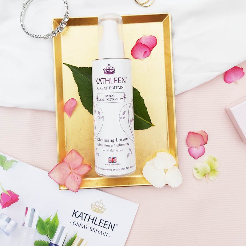 Kathleen_uk's tweet photo. My favourite #cleansinglotion ever- contains #botanical ingredients that lift dirt, oil, and impurities, without #drying the skin. Supply with #muslincloth to polish and leaving #clearer looking skin. @UKBloggersRT @BBlogRT
🛒: @Love_Lula or @beautybridge https://t.co/sNIVm9D7Ma