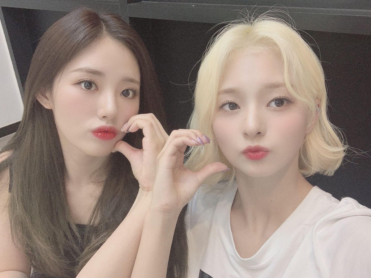 DemTheflover's tweet photo. [VLIVE] 24.07.19 Aggiornamento con #Jiwon e #Nagyung
#fromis_9 @realfromis_9 #FUN_FACTORY #FUN_FROMIS_9 https://t.co/ER6va2tCW3