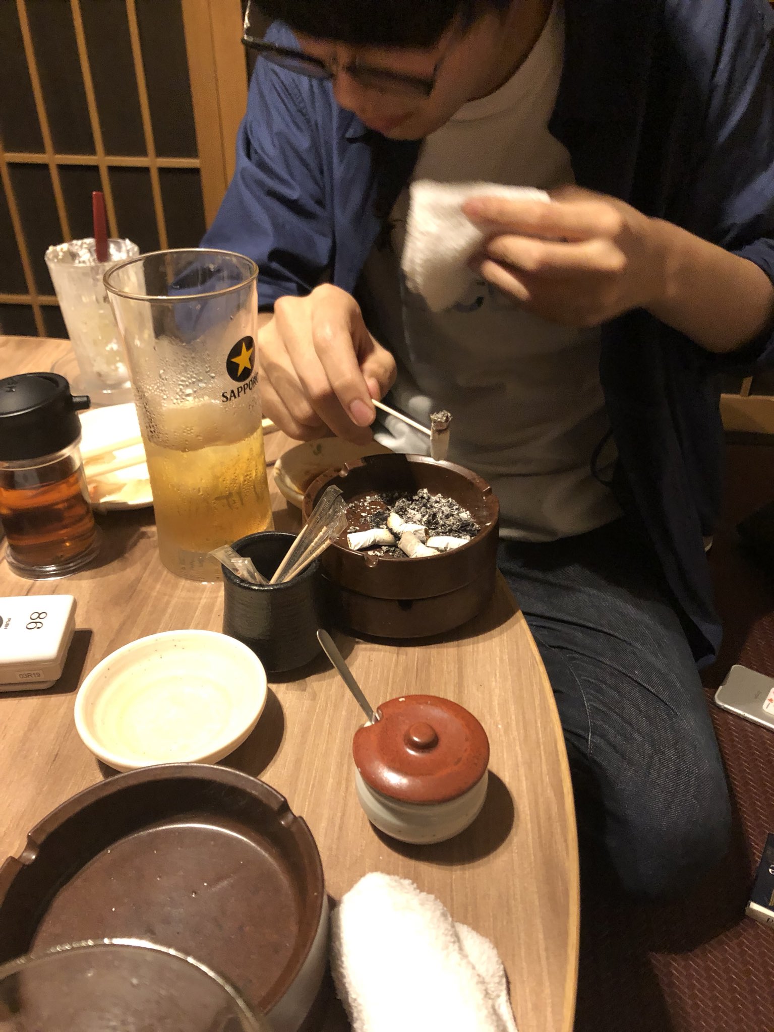 マトモ オタクさん爪楊枝にタバコぶっ刺してるんだけど