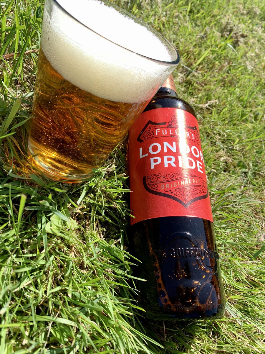 Olloven's tweet photo. .@Fullers brygges stadig på Griffin Brewery i Chiswick. London Pride er en triumf for bryggeriet og den storsælger verden over. Måske fordi øllet leder tankerne til London: Frugtig, sød maltet næse og en blomsteragtig, krydret humle med undertoner af marmelade. 🍺 #dagensøl https://t.co/RQLe9mQKvQ