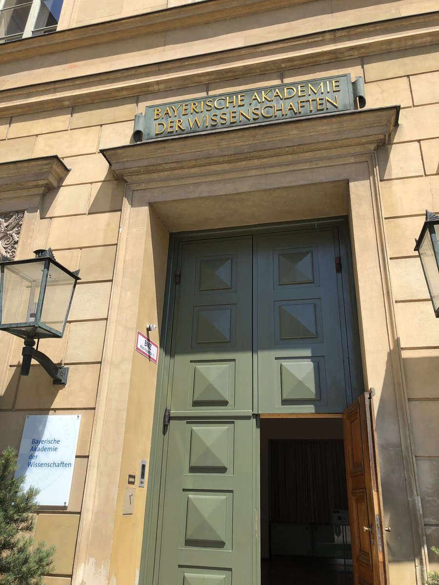 PhilippRamin's tweet photo. Heute darf ich vor vielen spannenden Vertretern der bayerischen Museen und Archive meine Gedanken zum Thema #digitalet #kompetenz im Kulturumfeld vortragen. Freue mich auf spannende Diskussionen.
Danke an das Zentrum @ZDBayern für die Einladung https://t.co/hBl3O6PYps