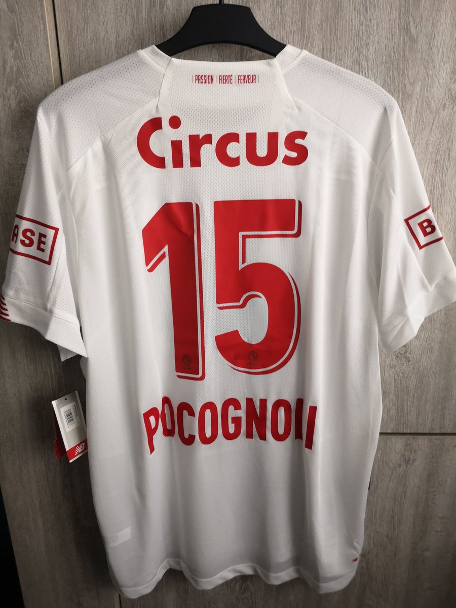 Tinerouche's tweet photo. Prête pour la New Saison 🔴⚪ et tjs fidèle à mon Best @SPocognoli15 😜😜💪💪#poco15 #mybest #rscl #standarddeliege 😍😍 https://t.co/OfjVOg1W9X
