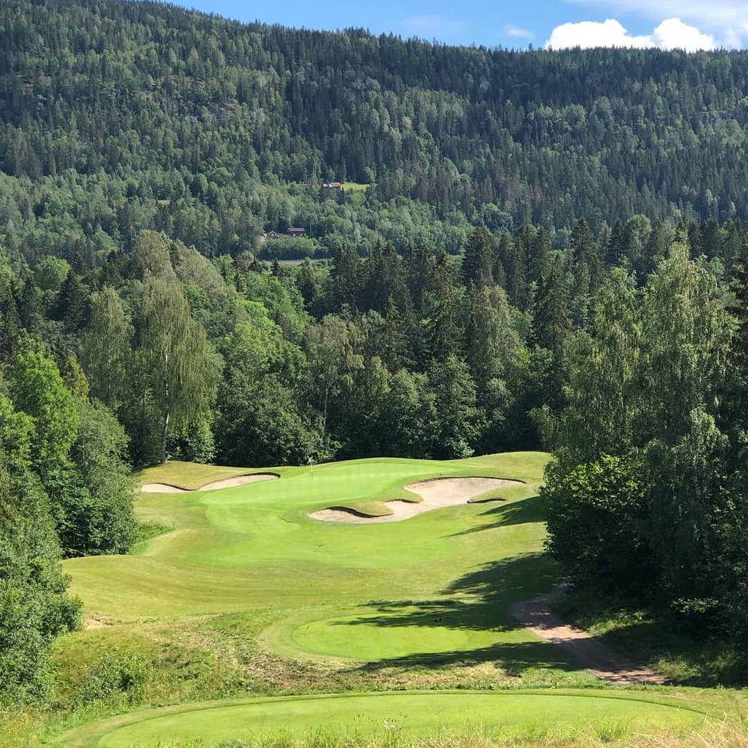 GreenieRob's tweet photo. Holtsmark Golf Klub, Norway 🇳🇴. Wow!!! I've been privileged to play a lot of good courses, but this place has got to be the best. Every hole is special.Course condition is fantastic and views on each hole just beautifal. #holtsmark #norwaygolf #golfatgoodwood #bigga #networking https://t.co/9elYH5awXo