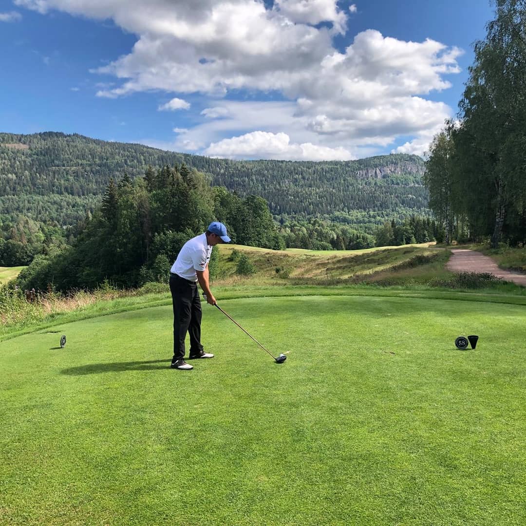 GreenieRob's tweet photo. Holtsmark Golf Klub, Norway 🇳🇴. Wow!!! I've been privileged to play a lot of good courses, but this place has got to be the best. Every hole is special.Course condition is fantastic and views on each hole just beautifal. #holtsmark #norwaygolf #golfatgoodwood #bigga #networking https://t.co/9elYH5awXo