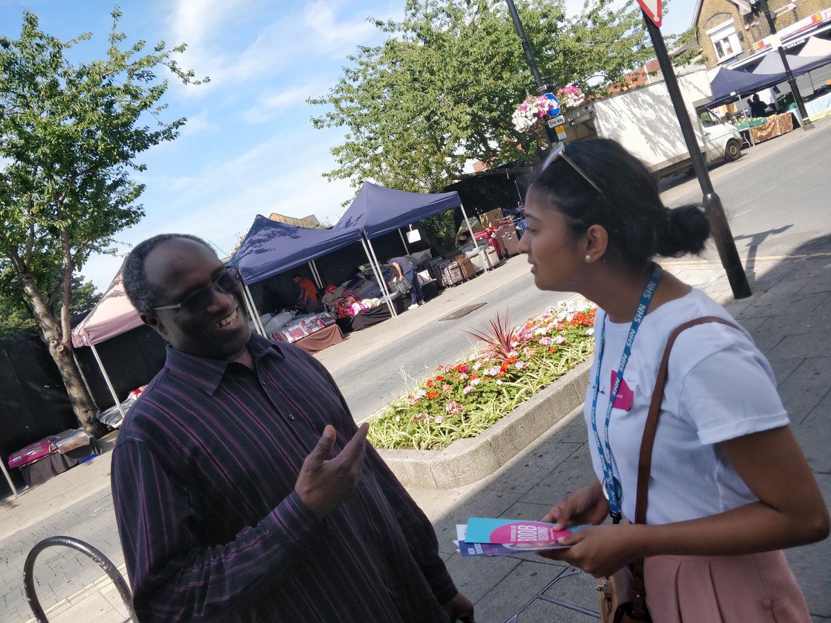 OsmanBhatti's tweet photo. Another great session by @NewhamGPVTS doing #NHS health promotion with our now world renowned #StreetDoctor session facilitated by local #GP #VTS trainees. Supported by @NewhamLondon @RokhsanaFiaz
@EastLondonHCP https://t.co/lzPt5pifik