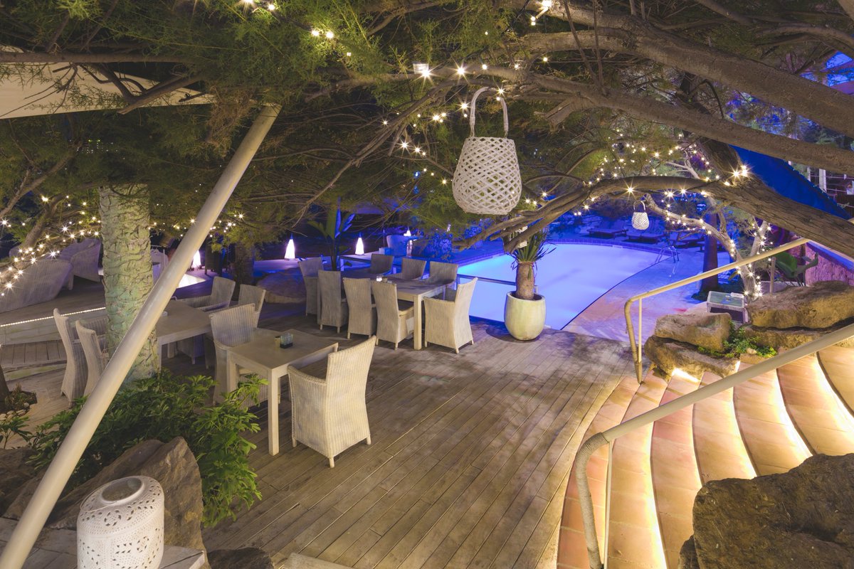 💫No todos los paraísos son iguales, algunos son únicos 😊
.
.
💫Not all paradise are equal, some of them are unique 😊
.
.
💫Nicht jedes Paradies ist gleich, manche sind einzigartig 😊

#sunseabaribiza #wonderful_ibiza #beautiful_ibiza #seasonibiza #summeribiza #temporada2019