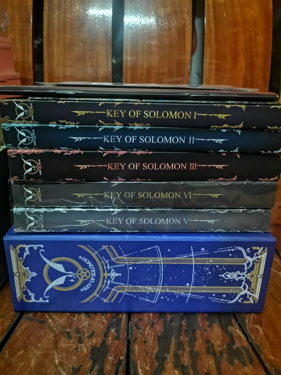 khunnie_homme's tweet image. ขาย
#ชะตาพ่ายนางร้ายข้ามภพ
Box set(3 เล่ม)​+ของแถม(สมุด 3 เล่ม โพสอิทน่ารักๆ 1 ชุด โปสการ์ดและที่คั่นครบ)
สภาพ 98% ซื้อมาเก็บ ยังไม่เคยเปิดอ่านค่ะ เล่ม1-2 ห่อพลาสติก​แล้ว
1,200 บ.

#KEYofSOLOMON
Box set(3 เล่ม)​+ของแถม(ตอนพิเศษ 2 เล่ม โปสการ์ดและที่คั่นยกชุด)
และเล่ม 4-5
1,700 บ.