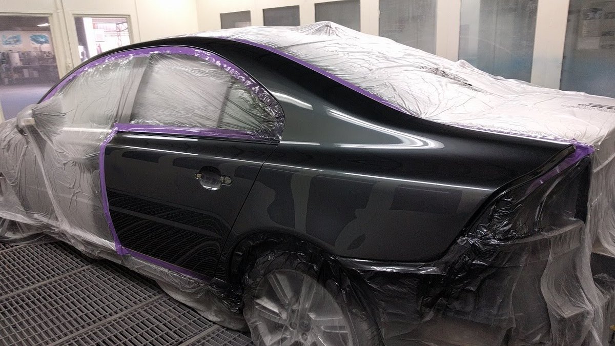 Fastlane Ascot continues to be awarded the ‘@VolvoCarUK Inscription Approved Bodyshop’ accreditation due to using either a Glasurit or RM paint system via approved paint distribution outlets and are also using the VIDA Lite diagnostic equipment in full.