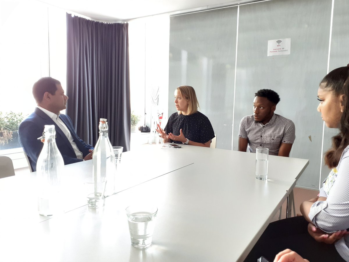 LDN_economy's tweet photo. Deputy Mayor, @RajeshAgrawal meets the @BetterBankside #SkillsAcademy to find out how the BID's summer programme helps young people in the local area to develop key skills, gain a qualification, network and get great work experience. #LondonBIDs #skills #youngpeople https://t.co/X9sUkbwirR