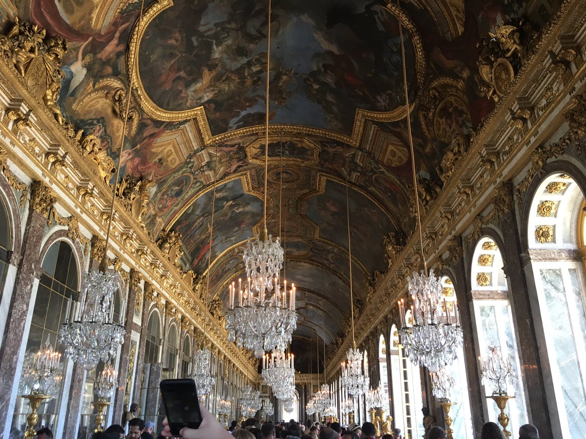 emmaschnulle's tweet photo. london and paris! what an amazing trip! https://t.co/WVHmLsTK8O