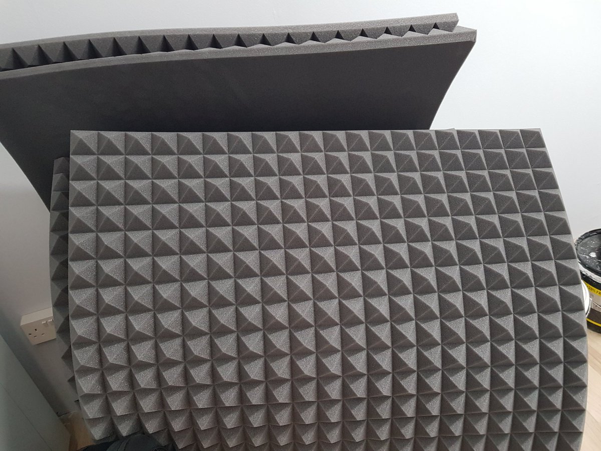 RoyalJamesT's tweet photo. Look what has arrived!!! The audio studio is on its way! #podcast #royalflush #markets #trading #forex #fx #commodities #stocks #royal #newbeginnings https://t.co/hzbCjO249E