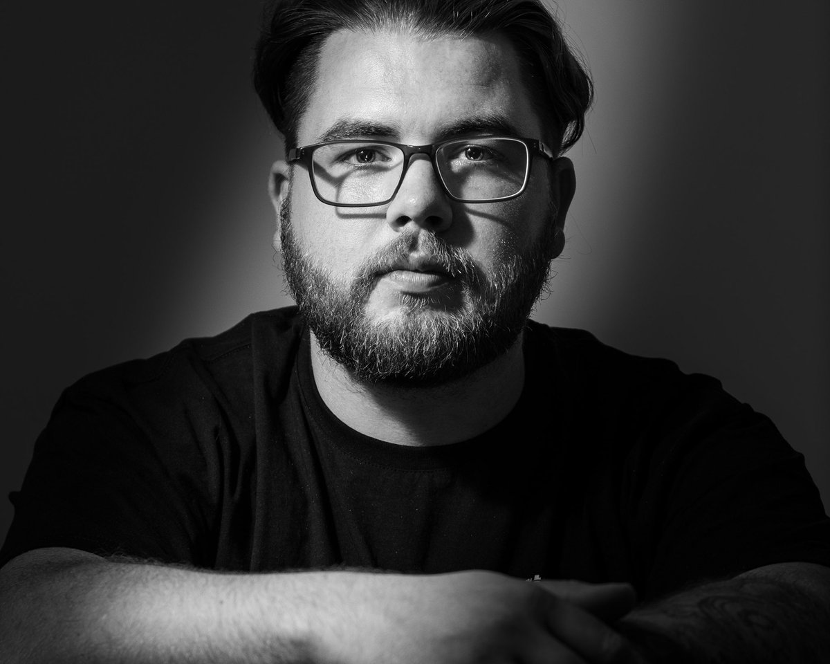 dpg_digital's tweet photo. Playing with studio lighting with rick, add a lightroom edit and all’s groovy #blackandwhite #studioshoot #photooftheday #portrait https://t.co/qeDykAM4Rx