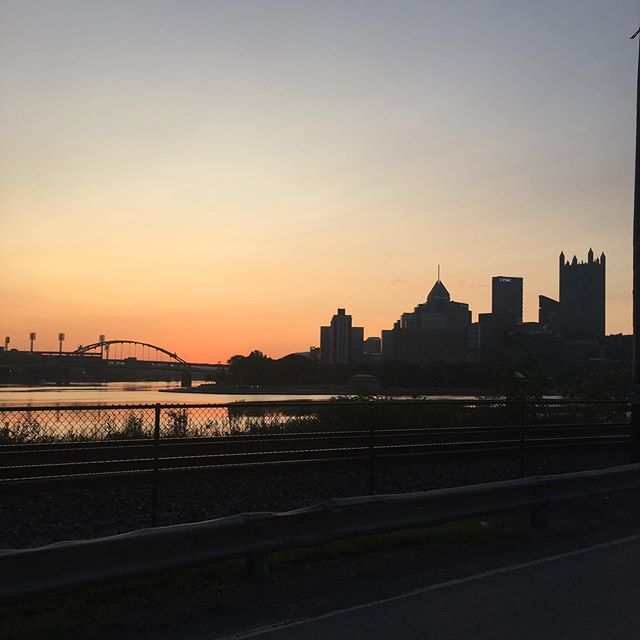 HeyYoBecky's tweet photo. City appreciation post! 🌆 https://t.co/vMdJgLayHS
