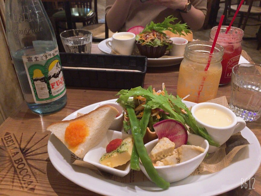 negitoro_22's tweet photo. るんたんとタピってきた
ご飯もおいしかーった https://t.co/xnFplp72Sm