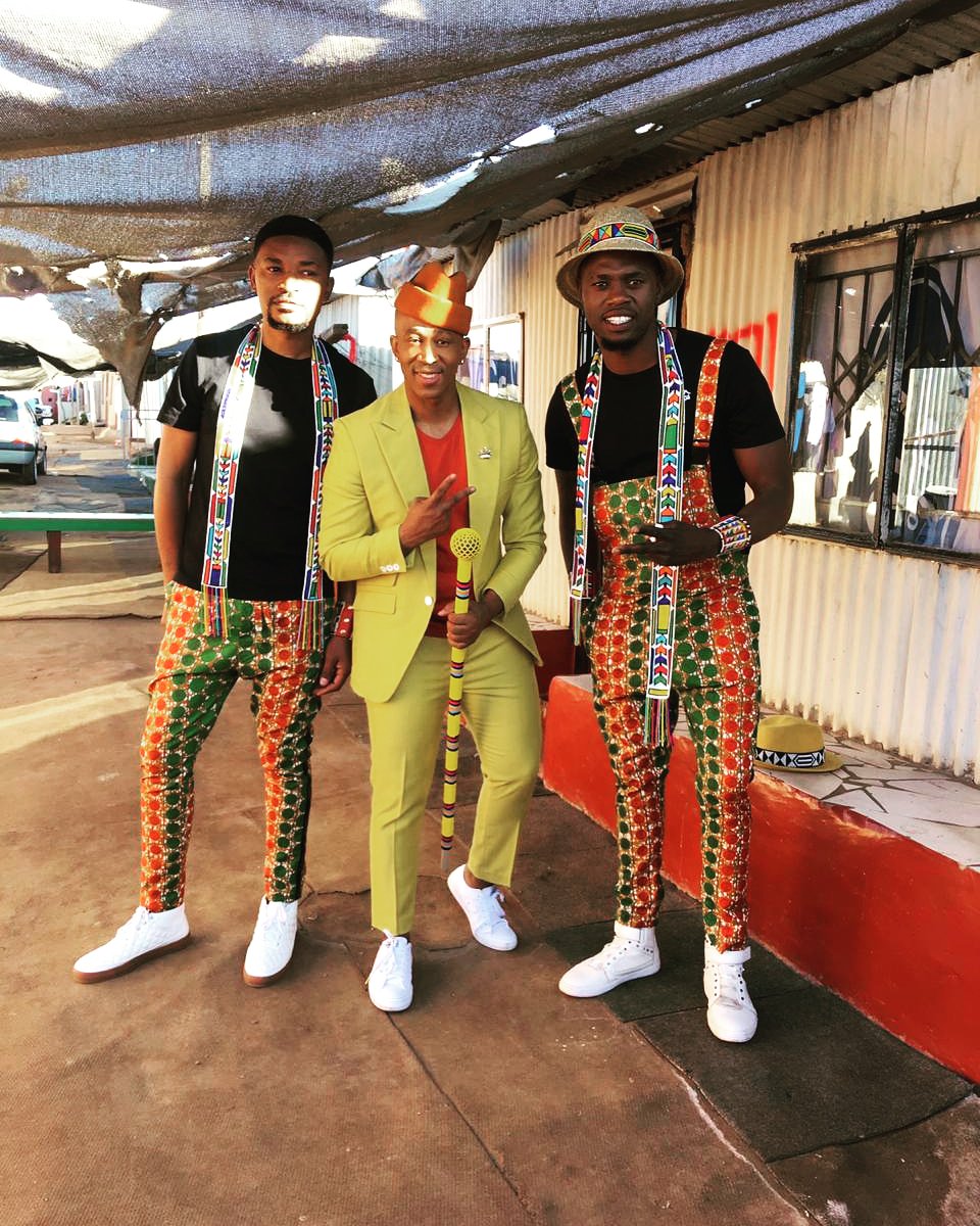 GordonWaverams's tweet photo. Rafiki ft @MafikizoloSA - Ke Nyaka Yole #videodropssoon @IamMzilikazi @BombaRecordsSA https://t.co/xFMkN2rKbi