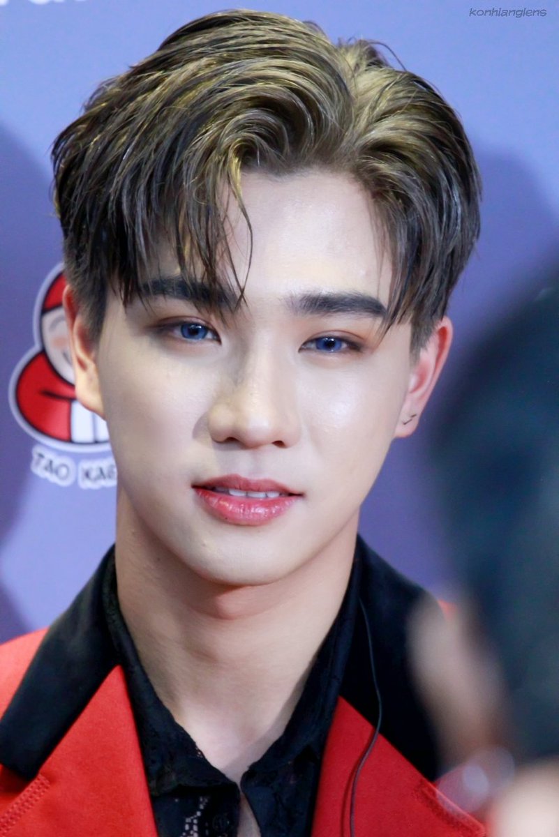 TrigonPs's tweet photo. Đã cố dặn lòng là tâm phải tịnh nhưng làm sao tịnh nổi với nhan sắc của người này đây chết mất thôi 😍😍😍

#TEMPTDebutShowcaseXTaokaenoi
#PerthTanapon #Perthppe @perthppe 

Thxpic 🙏🙏 https://t.co/Fc7GjfCI9Y