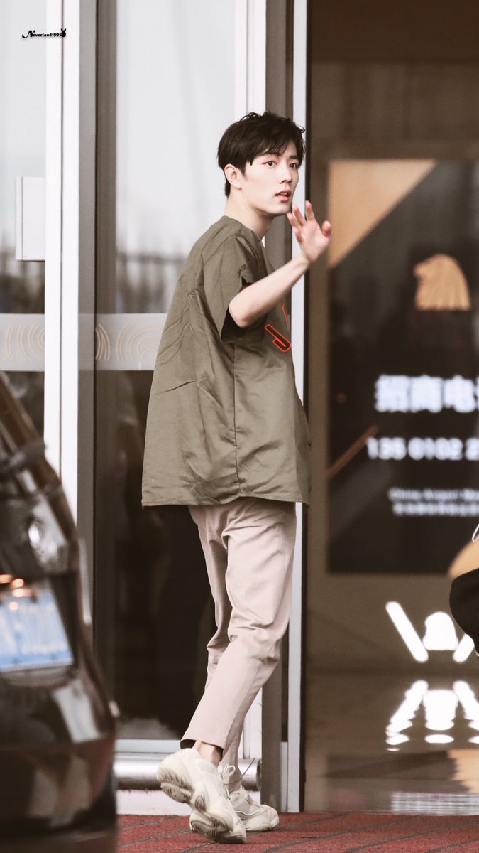 Dui__QC's tweet photo. จ้านเกอวันนี้ที่สนบ.ปักกิ่ง เดินทางปลอดภัยค่า ดูซีรีส์จบไว้ค่อยมาแปลอันนั้นที่พี่โพสต์เด้อ ยาวเกิน #ปรมาจารย์ลัทธิมารep32  #XiaoZhan https://t.co/XnCFKBhvCv
