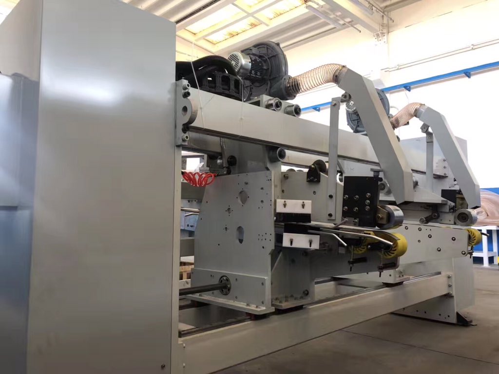 Anna_HRBPACK's tweet image. Casemaker FFG works at Europe partner factory #casemaker #FFG