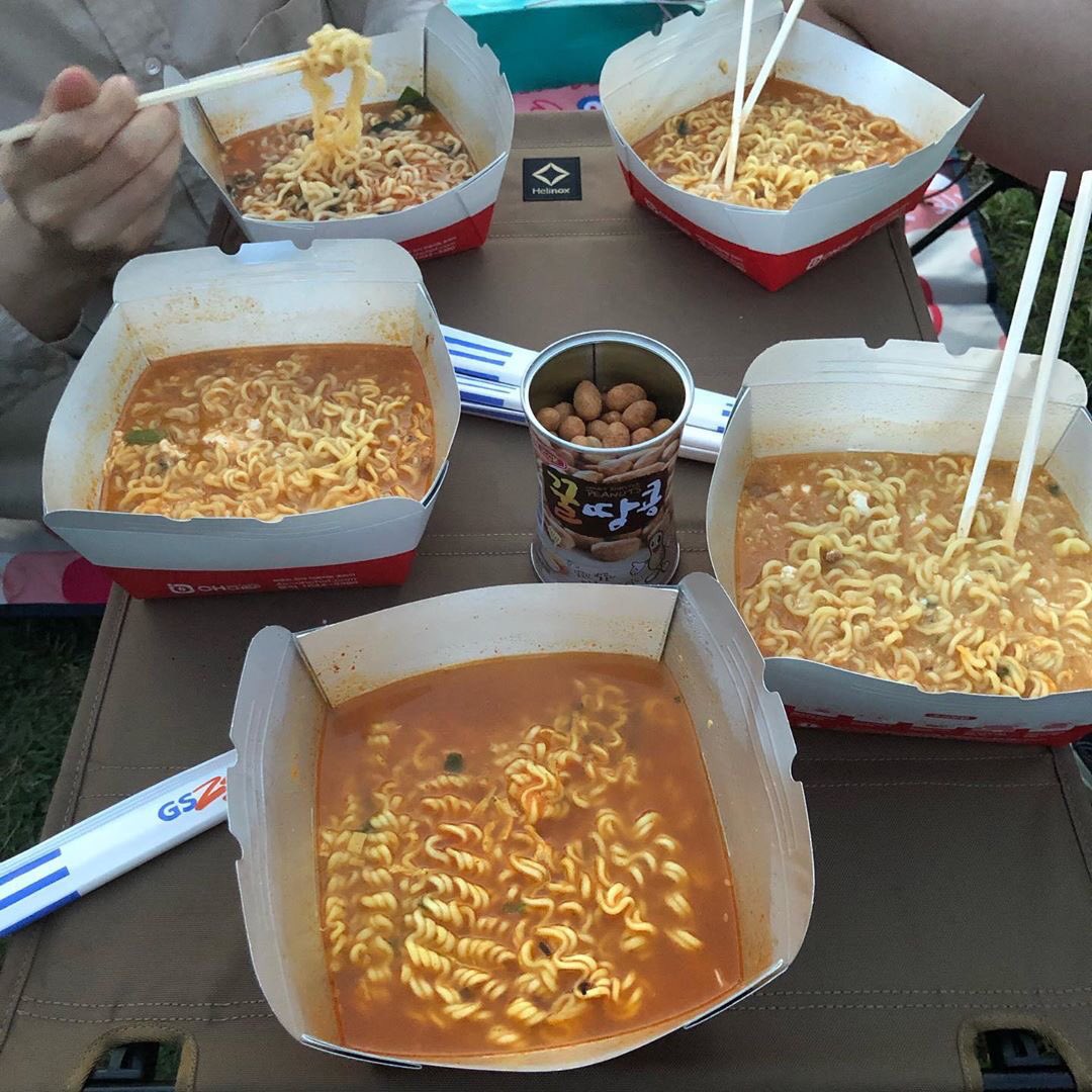 韓国情報サイト 모으다 モウダ 漢江 ハンガン でのラーメンとチキン 本当に美味しかった 韓国の出前文化ってすごいー もうお腹ぺこぺこです 韓国語okなら ヨギヨ や ペダレミンジョッ 配達の民族 などの出前アプリをダウンロード