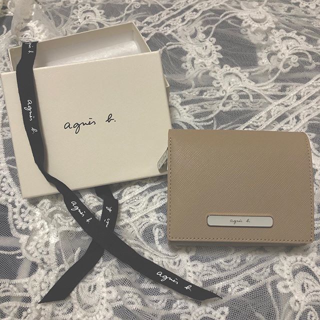 daancelove's tweet photo. .
Thank you ♡
ベージュ可愛い♡

@agnesb_officiel 
#agnesb #wallet #アニエスベー #財布 #誕生日 #誕生日プレゼント https://t.co/FiRRlFPuuf https://t.co/JpMIJnn5kb