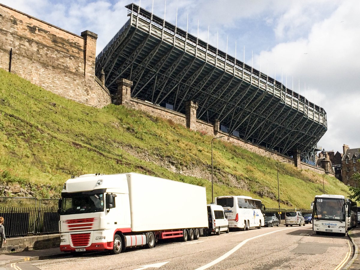 fmxevents's tweet image. We were transporting lighting for a few concerts at Edinburgh recently! Here is our truck just before we loaded it up, great views of Edinburgh Castle! 🏰

#transport #events #staging #lighting
