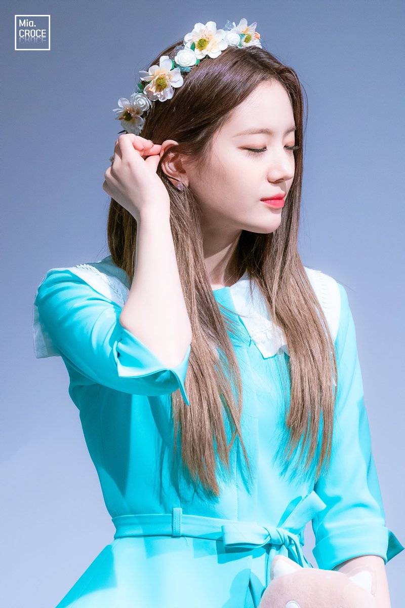 Mia_Croce's tweet photo. 190721 앵콜팬사인회 장규리
#프로미스나인 #fromis_9 
#장규리 #JangGyuri https://t.co/PZTFaAFjPf