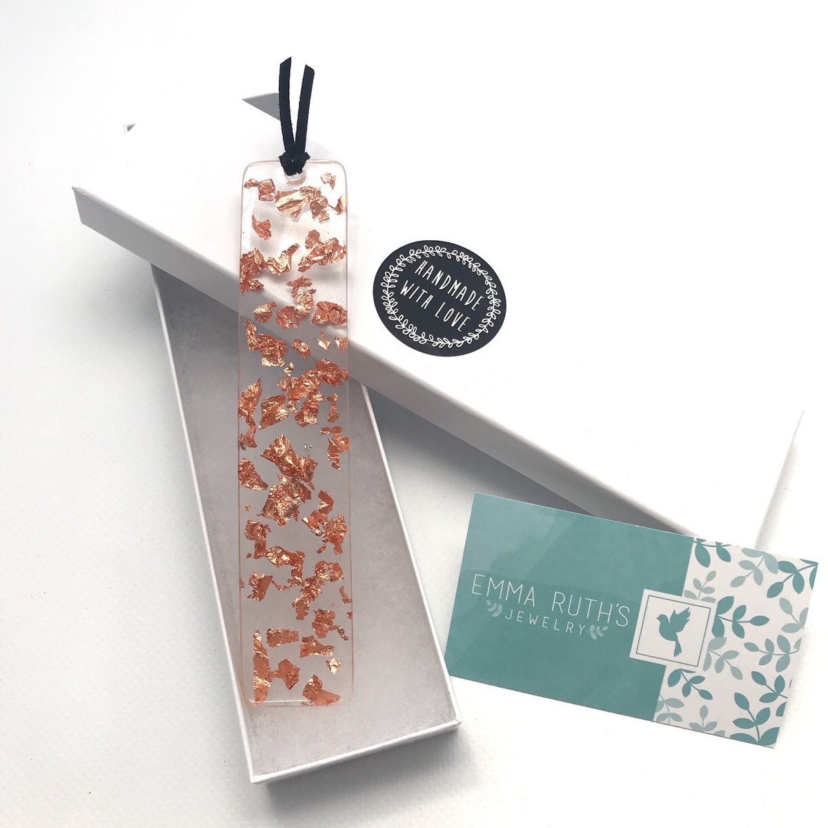 EmmaRuthJewelry's tweet photo. 💕You can now order your special Nature Bookmarks directly from our online store!  Choose between from: Flowers 💐, Leaves 🍁, Feathers, Gold, Silver, &amp; Copper. 
 #bookworm  #bookaholic  #bookmarks  #reading #handmade #emmaruthsjewelry  https://t.co/W2Wnu2bUFP https://t.co/jtgRMmeTL4