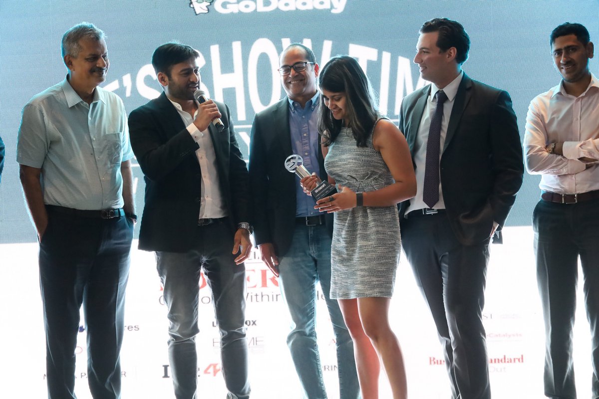 thestartupz's tweet photo. And we have the runner up!
@ProMytheUs takes one home! Kudos to the team that gave an impeccable presentation for an idea that we definitely can't wait to see materialize by ten folds!
#501Startups #TheStartupz https://t.co/GE7FNaiLIM