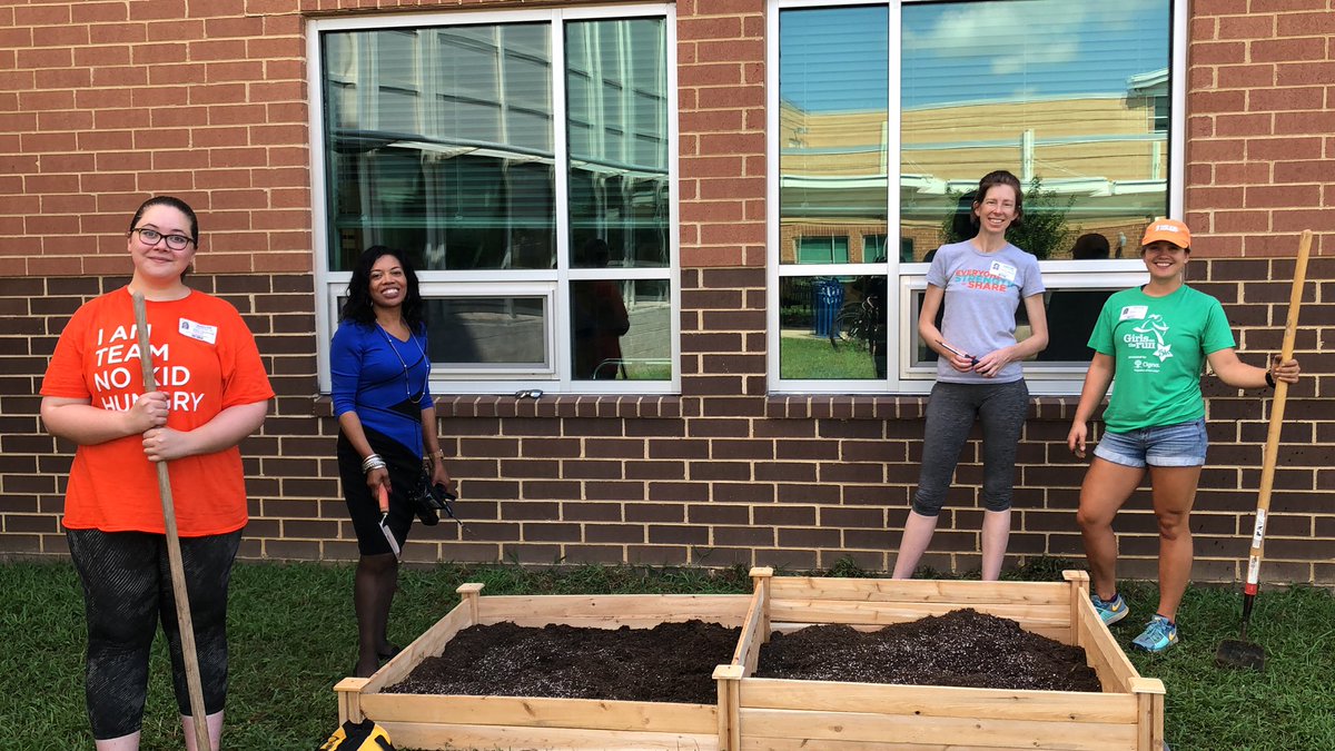 APS Secondary Ed (@aps_secondaryed) on Twitter photo Farm to School instruction at <a href="/APSKenmore/">Kenmore MS</a> <a href="/nokidhungry/">No Kid Hungry</a> great work on a beautiful day for an amazing cause. Farm to School instruction at <a href="/APSKenmore/">Kenmore MS</a> <a href="/nokidhungry/">No Kid Hungry</a> great work on a beautiful day for an amazing cause.