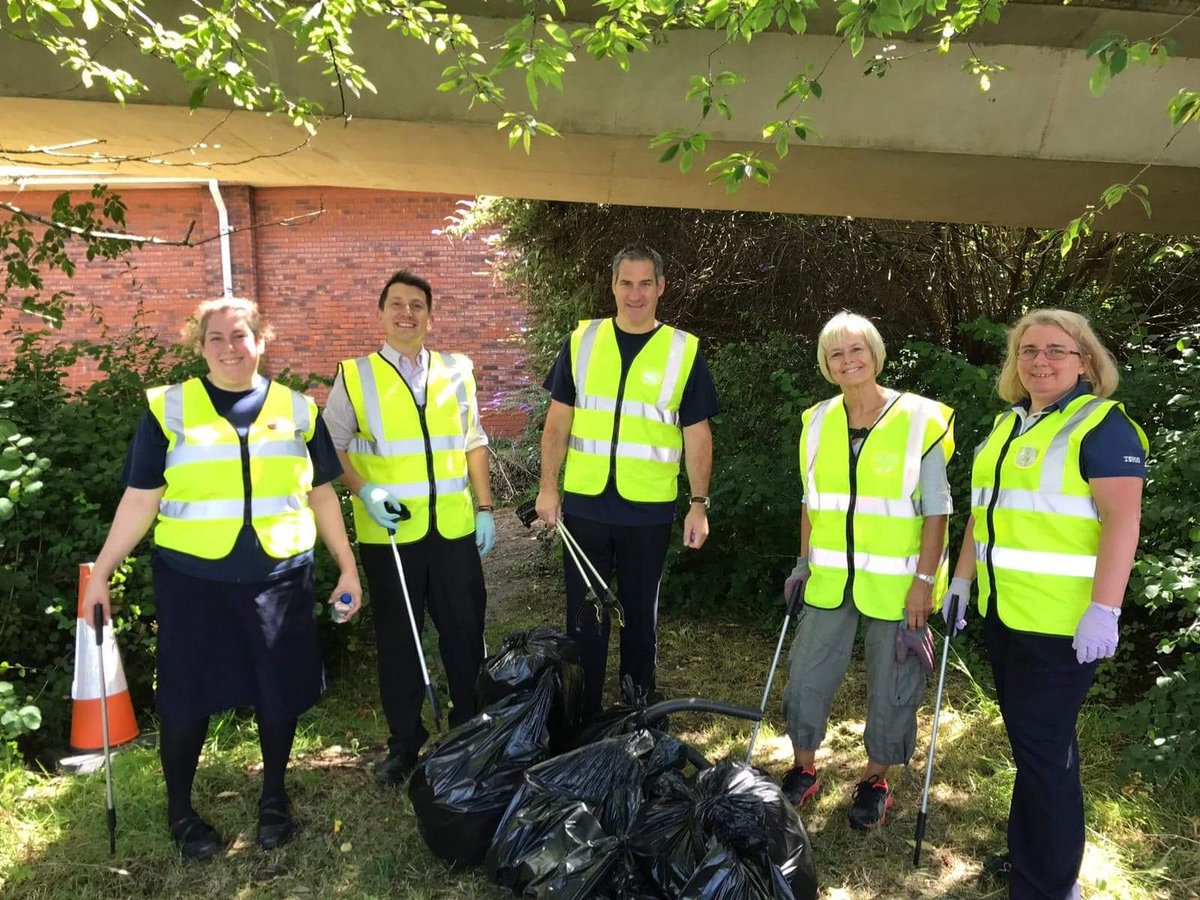 TrowCommunity's tweet image. Today we did a community litter pick in Biss Meadows and Longfield Estate! Hot work but a fab end result @selwoodhousing @LiamCrippsCEM @Tesco_SouthWest