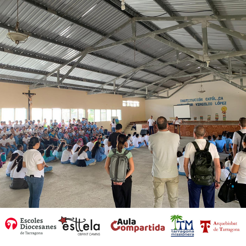 fsfructuos's tweet photo. HONDURES 2019 | Els nostres companys de les #EDT es troben ja a la Diòcesis de Mons. Lluís, a Trujillo, concretament recolzant el Centre Educatiu Mons. Virgilio de #Sonaguera! #Esttela #AulaCompartida @missionstgn @McsTgn https://t.co/LVwBrtU89i