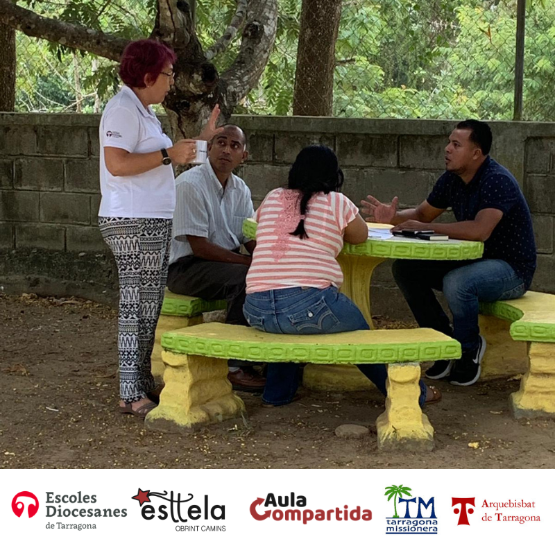 fsfructuos's tweet photo. HONDURES 2019 | Els nostres companys de les #EDT es troben ja a la Diòcesis de Mons. Lluís, a Trujillo, concretament recolzant el Centre Educatiu Mons. Virgilio de #Sonaguera! #Esttela #AulaCompartida @missionstgn @McsTgn https://t.co/LVwBrtU89i