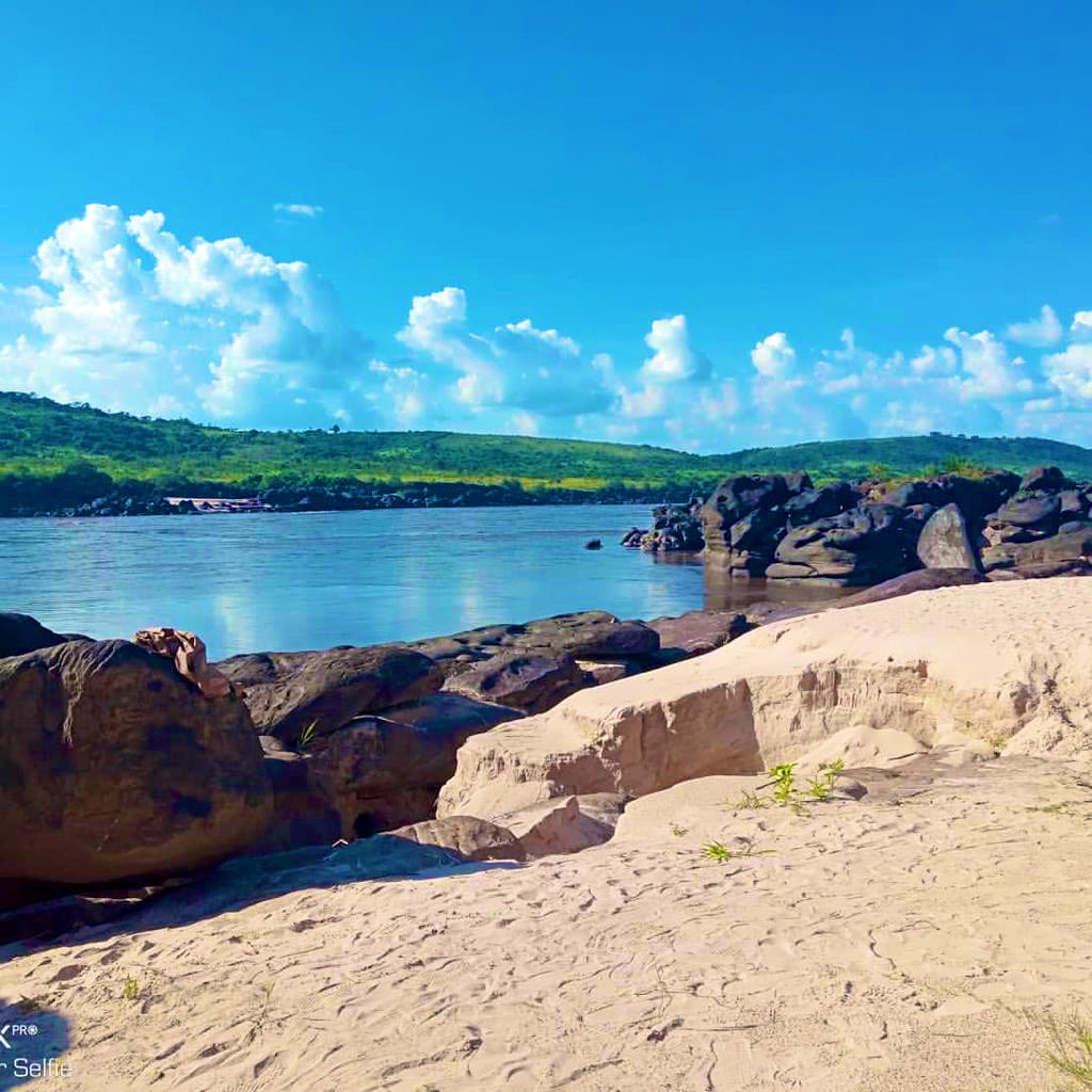 AzzureNature's tweet photo. Le paysage bucolique de la ville de Kasangulu, Kongo Central. 
#DecouvrezleCongo #AzzureNature #VisitezleCongo 

Crédit: @jeanpaulkadiebwe https://t.co/T7yv3459Oz