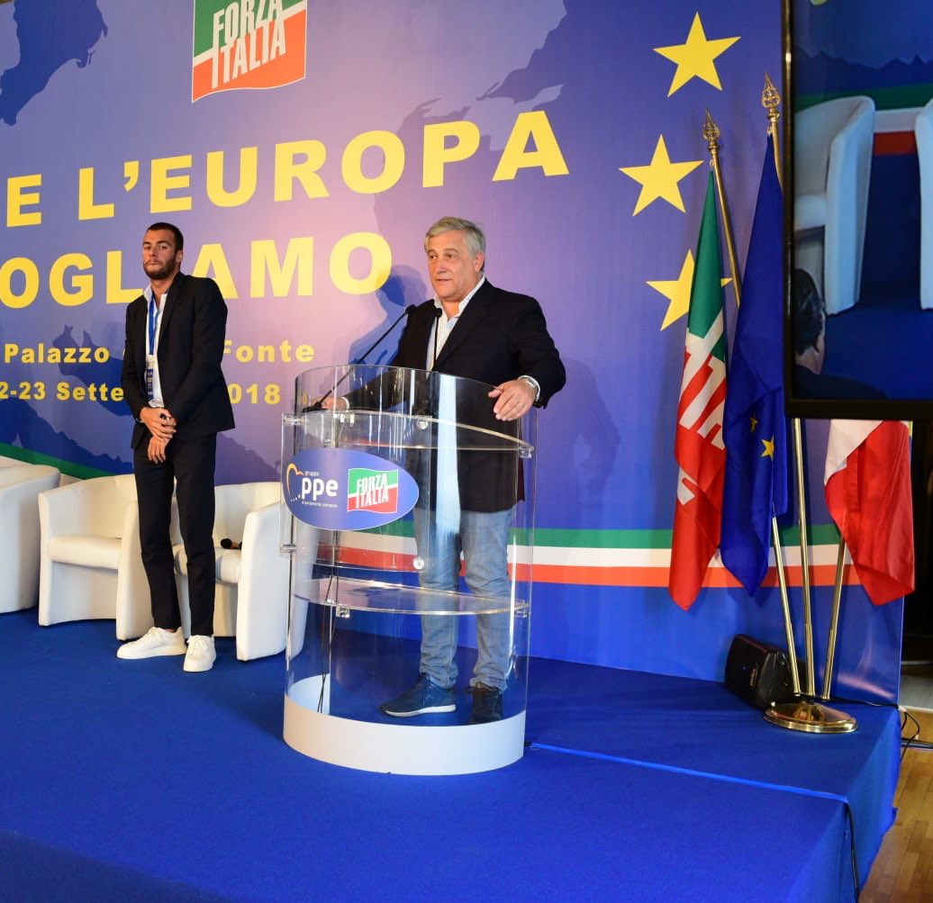 Antonio_Tajani's tweet photo. Congratulazioni a @greg_palt , un grande campione dentro e fuori dalla piscina. Oro mondiale negli 800 stile libero. Sei troppo forte!🏊‍♂🇮🇹 https://t.co/NtSoXE28Lv