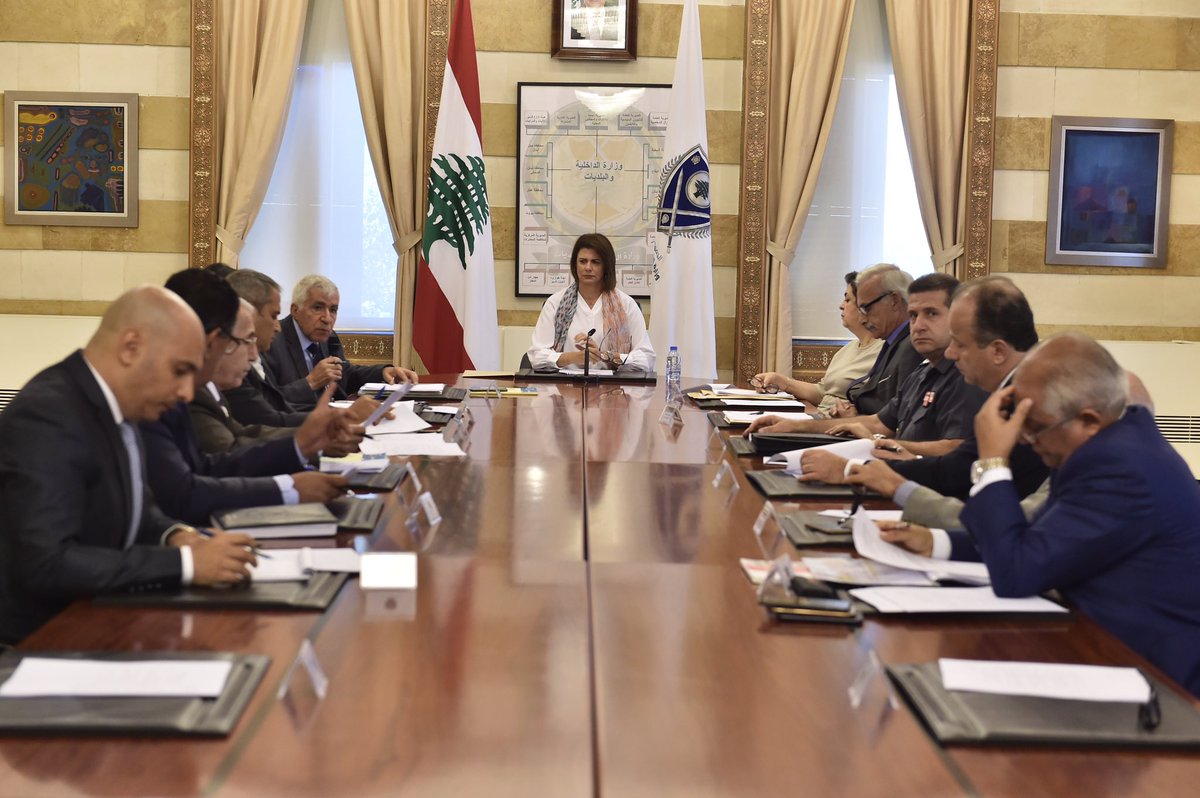 خلال ترؤسي الاجتماع الرابع للجنة الوطنية للسلامة المرورية، تم الاتفاق على مكونات التدريب النظري والعملي وضرورة امتلاكها قبل السماح بالقيادة. وعرضت مقررات المجلس الوطني، ومنها صياغة تصور لاستراتيجية وطنية للسلامة المرورية، واعداد رؤية شاملة لتطوير قانون السير. #السلامة_المروريّة