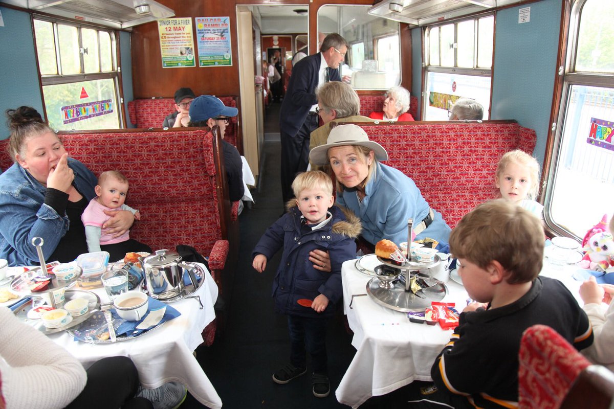 ChinnorRailway's tweet photo. Stuck for something to do during the school holidays? To celebrate the 25th anniversary of our first trains we’re offering kids for a quid on Thursdays and Sundays.
https://t.co/DCG9wsz2jr
Our platform 4 at Princes Risborough is only 45 mins from MYB by @chilternrailway #PRP4 https://t.co/CT0Dn6Tf5i