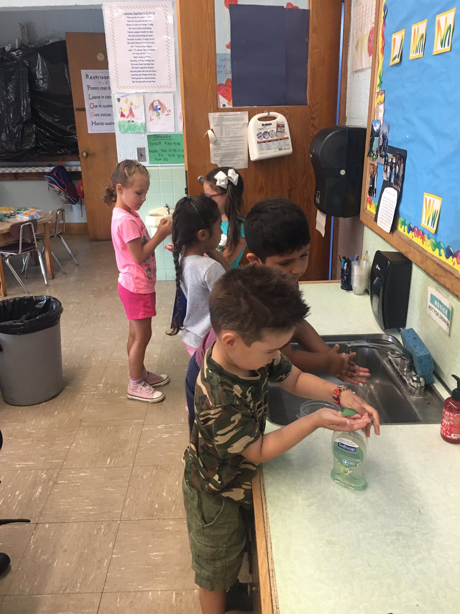 MsFrank6's tweet photo. Before starting our story this morning we read this warning. We respected scaredy squirrel’s wishes and washed our hands 🐿 https://t.co/mqpn6ROfvV