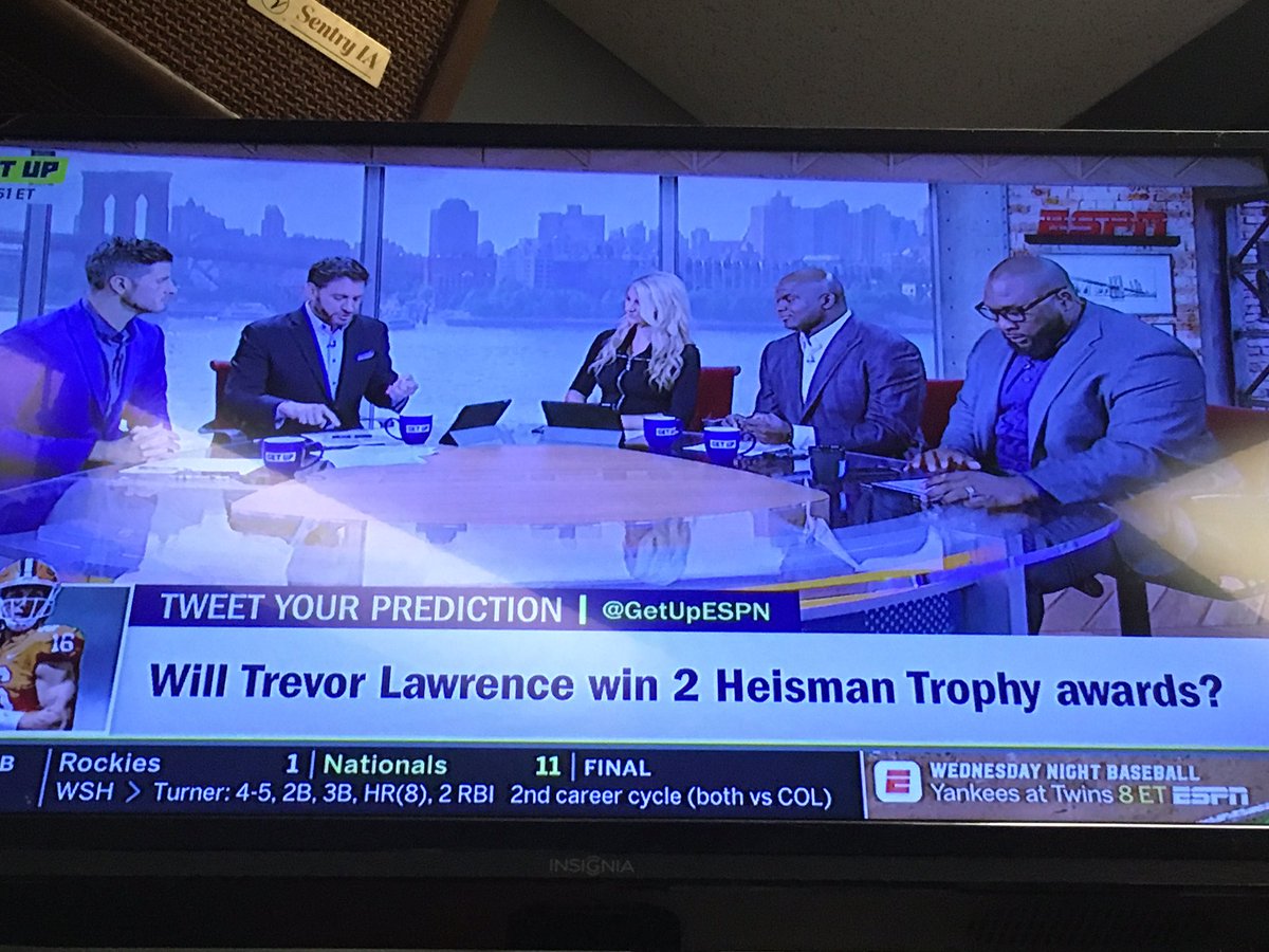 Eddie_Rado's tweet photo. Summer content. #not1 #but2 https://t.co/rIWKBh0Jhn