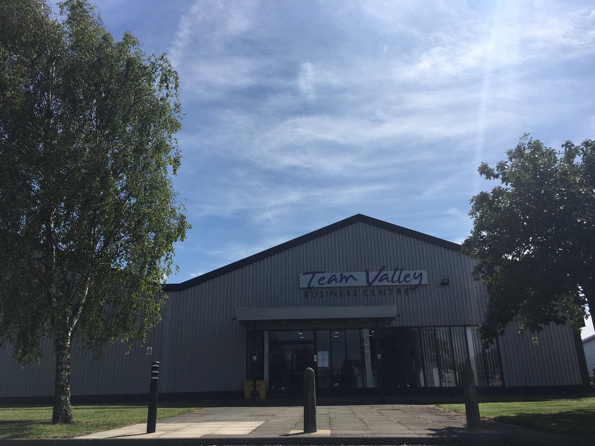 Ahhh what a beautiful day at #teamvalley today. Catching 5 minutes outside to recharge the battery’s after lunch time and dream about going on holiday.