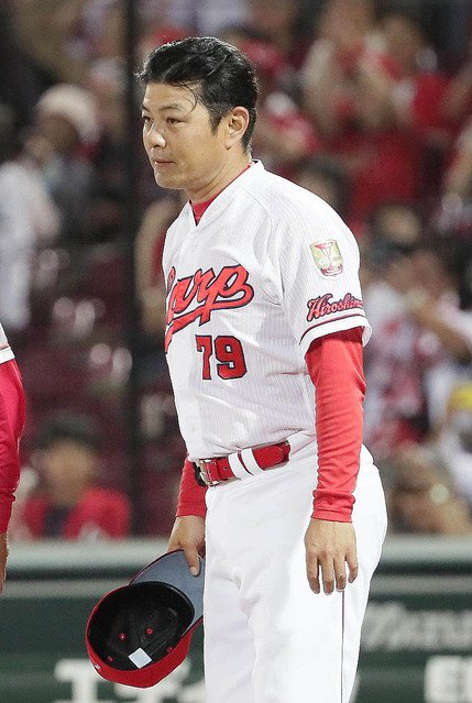 広島カープ緒方監督 野間選手を平手で叩き球団から厳重注意 年ぶり11連敗はこのせい そういや誠也がアドゥワに Togetter 広島カープ緒方監督 野間選手を平手で叩き球団から厳重注意 年ぶり11連敗はこのせい そういや誠也がアドゥワに Togetter