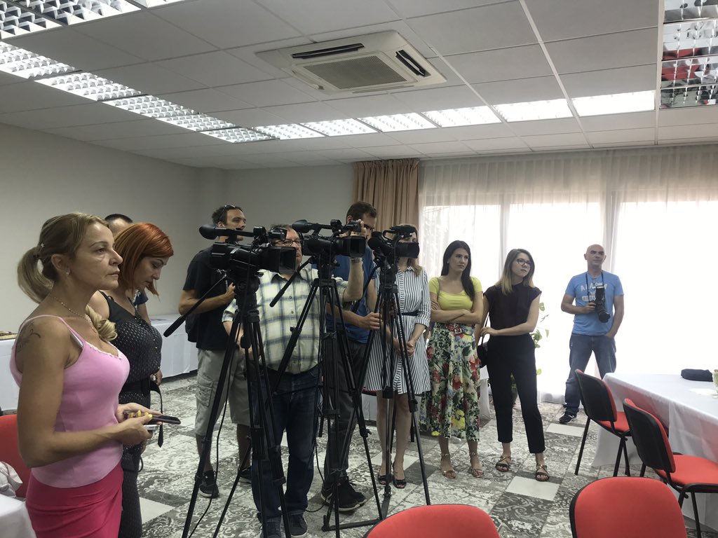 FondacijaDivac's tweet photo. U Subotici smo sa novinarima i građanima razgovarali o zajedničkim aktivnostima lokalnog stanovništva i migranata koje realizujemo sa PIN i @Oxfam u sklopu @eusmmserbia🇪🇺 
#celebratingdiversity #slavimoraznolikost #bezpredrasuda #noprejudice #zajednosmojaci #togetherwearestronger https://t.co/BvejAiqkgI