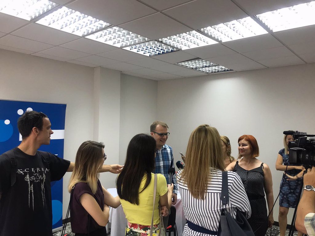 FondacijaDivac's tweet photo. U Subotici smo sa novinarima i građanima razgovarali o zajedničkim aktivnostima lokalnog stanovništva i migranata koje realizujemo sa PIN i @Oxfam u sklopu @eusmmserbia🇪🇺 
#celebratingdiversity #slavimoraznolikost #bezpredrasuda #noprejudice #zajednosmojaci #togetherwearestronger https://t.co/BvejAiqkgI