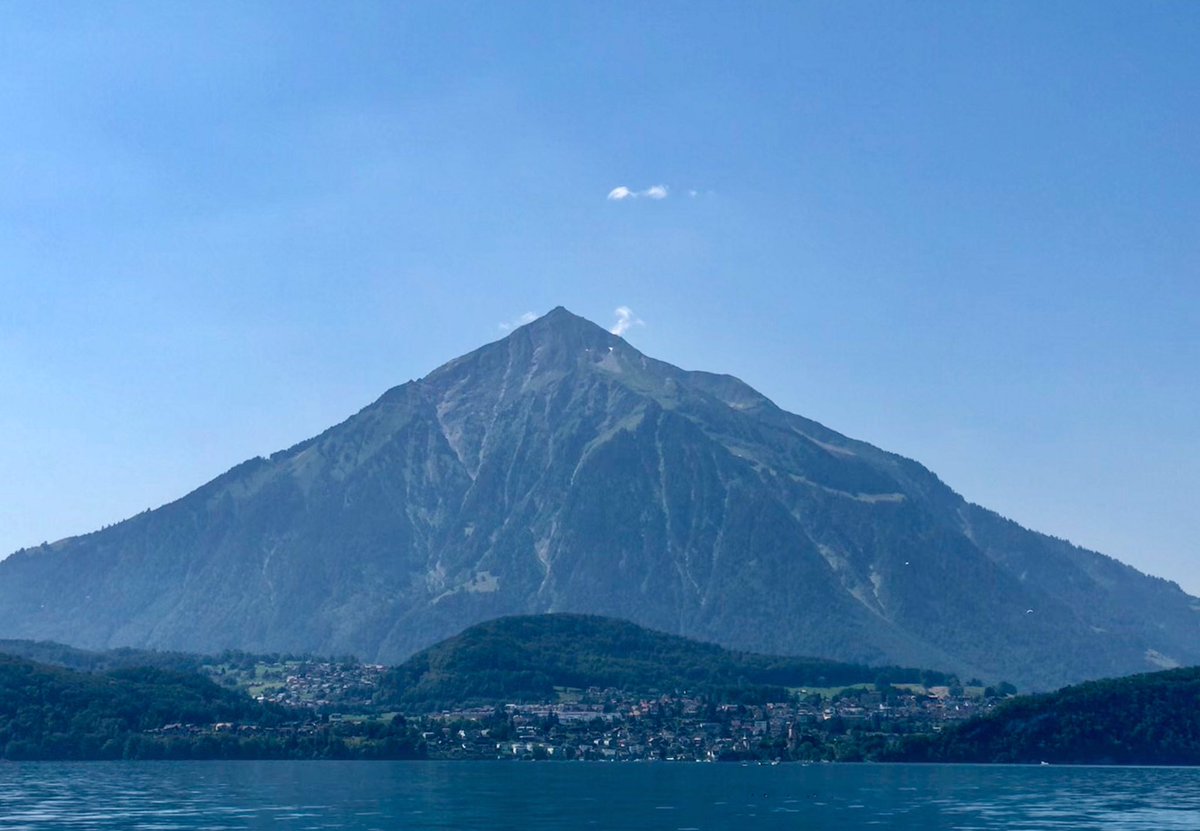 wintimet's tweet photo. #Niesen DER Berg Aufnahme vis a vis von #Gunten #Thunersee
https://t.co/nPR1vJWSCm https://t.co/y4kfCpitrV