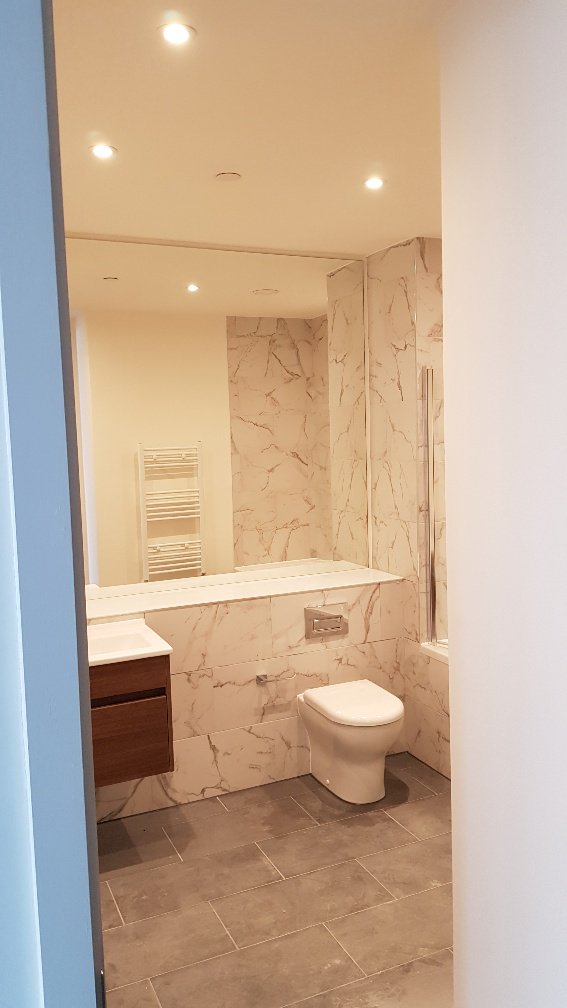 JDMContractsLtd's tweet photo. After a recent site visit to C1 Lightbox, these apartments are coming together nicely. 
Manufacturing, supplying and installing #ironmongery  #bespoke #joinery 

#doors #bathroom #apartment #fitout @MediaCityDaily #BizHour https://t.co/In0abAs0dR